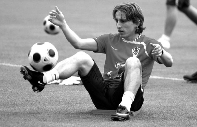 杰伦·约翰逊连续10场7+助攻，25年1月詹姆斯以来最长